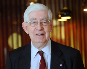 Yr Athro Peter Wells CBE FRS FREng FMedSci FLSW MAE