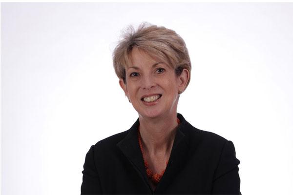 Sharron Lusher, Gadeirydd y Bwrdd Adolygu Cymwysterau Galwedigaethol