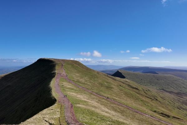 Tirwedd Pen-y-fan.