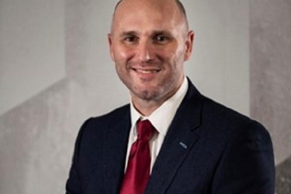 Ffotograff o Dr Simon Stewart