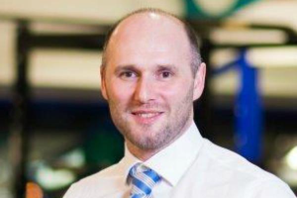 Ffotograff o Simon Stewart