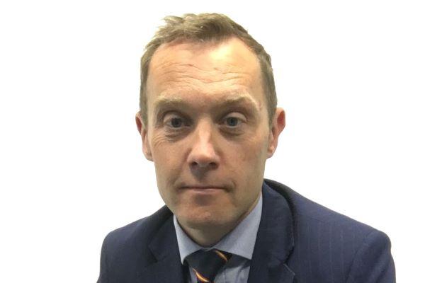 Andrew Evans, Prif Swyddog Fferyllol